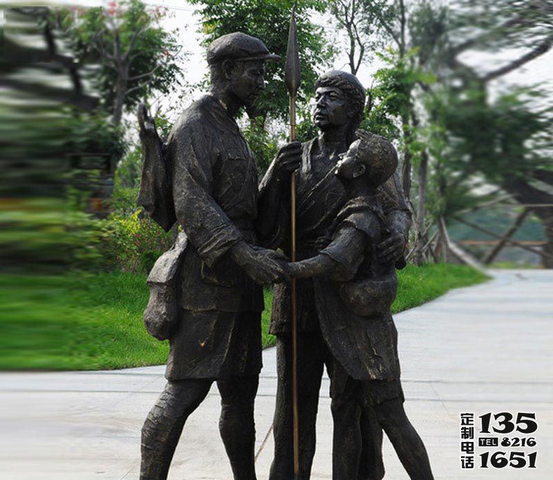 廣場玻璃鋼仿銅創(chuàng)意農(nóng)民和八路軍的雕塑 廣場玻璃鋼仿銅創(chuàng)意農(nóng)民和八路軍的雕塑