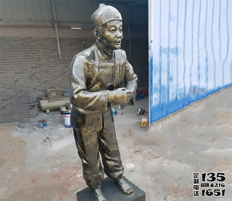 飯店門口店小二作揖迎客玻璃鋼仿銅雕塑 飯店門口店小二作揖迎客玻璃鋼仿銅雕塑