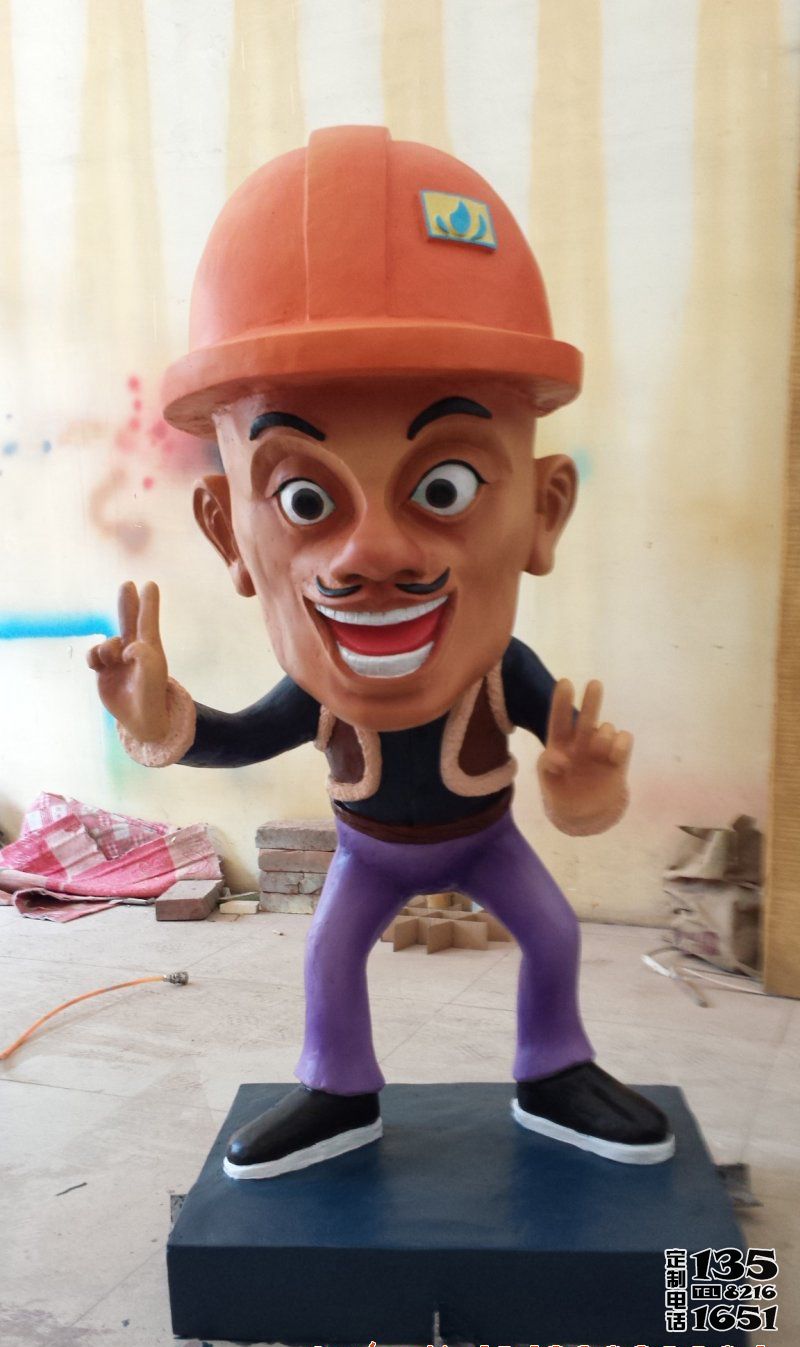 兒童游樂園卡通玻璃鋼光頭強(qiáng)雕塑 兒童游樂園卡通玻璃鋼光頭強(qiáng)雕塑