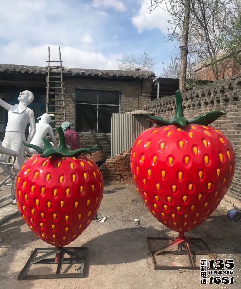 農(nóng)場(chǎng)玻璃鋼仿真水果草莓雕塑 農(nóng)場(chǎng)玻璃鋼仿真水果草莓雕塑