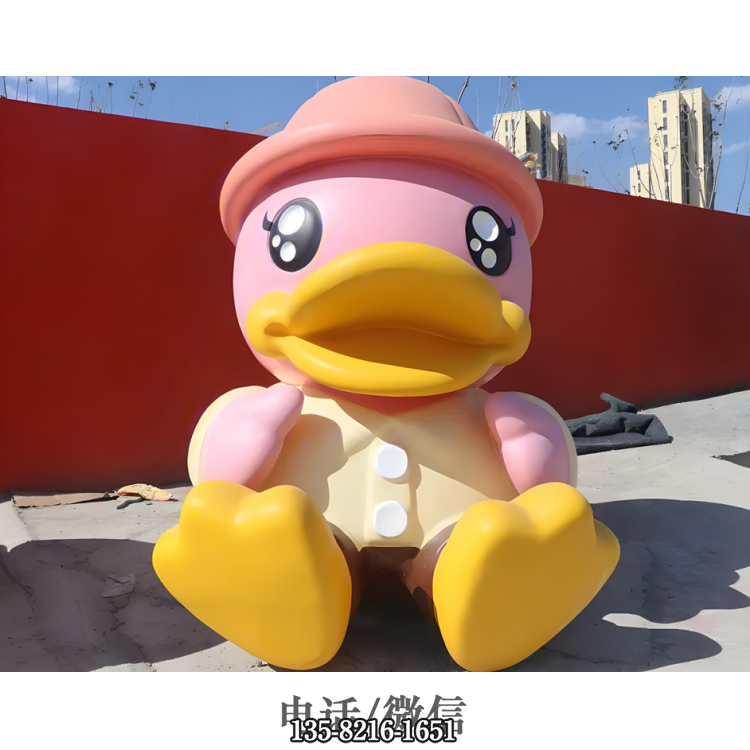 戴禮帽的卡通鴨子雕塑公仔 戴禮帽的卡通鴨子雕塑公仔